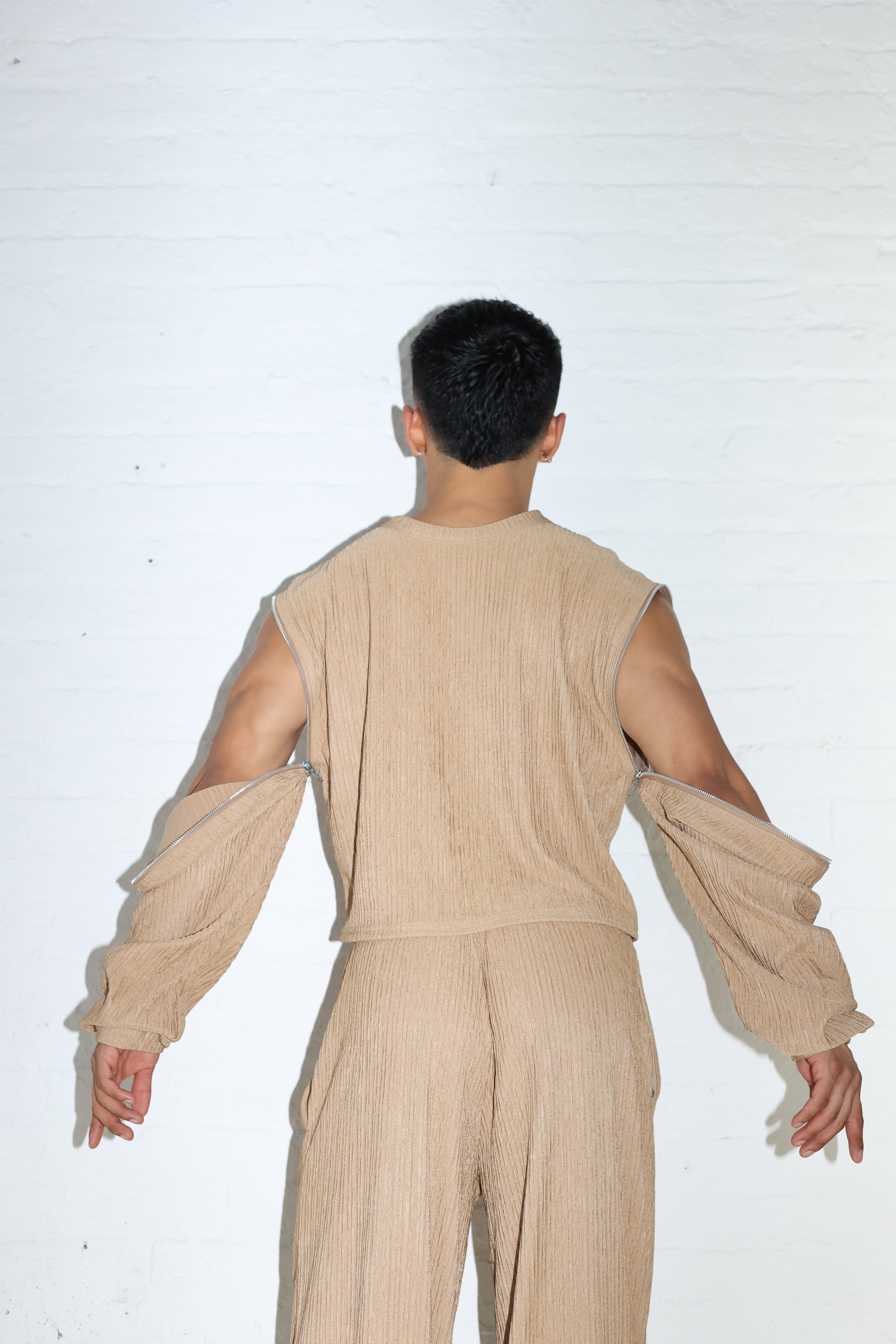 NATURAL PLISSE SWEATER