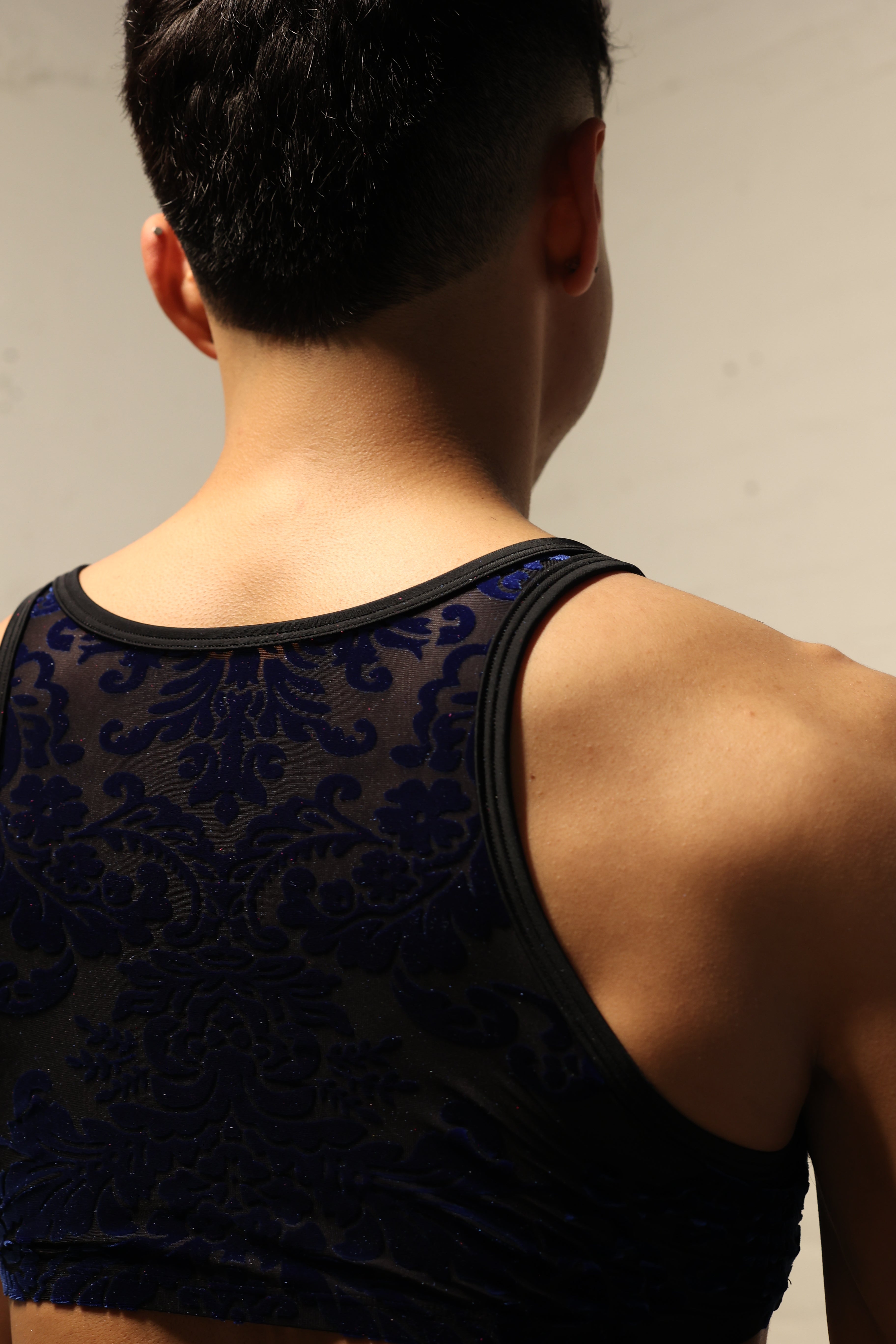 Sapphire Damask Ring Crop