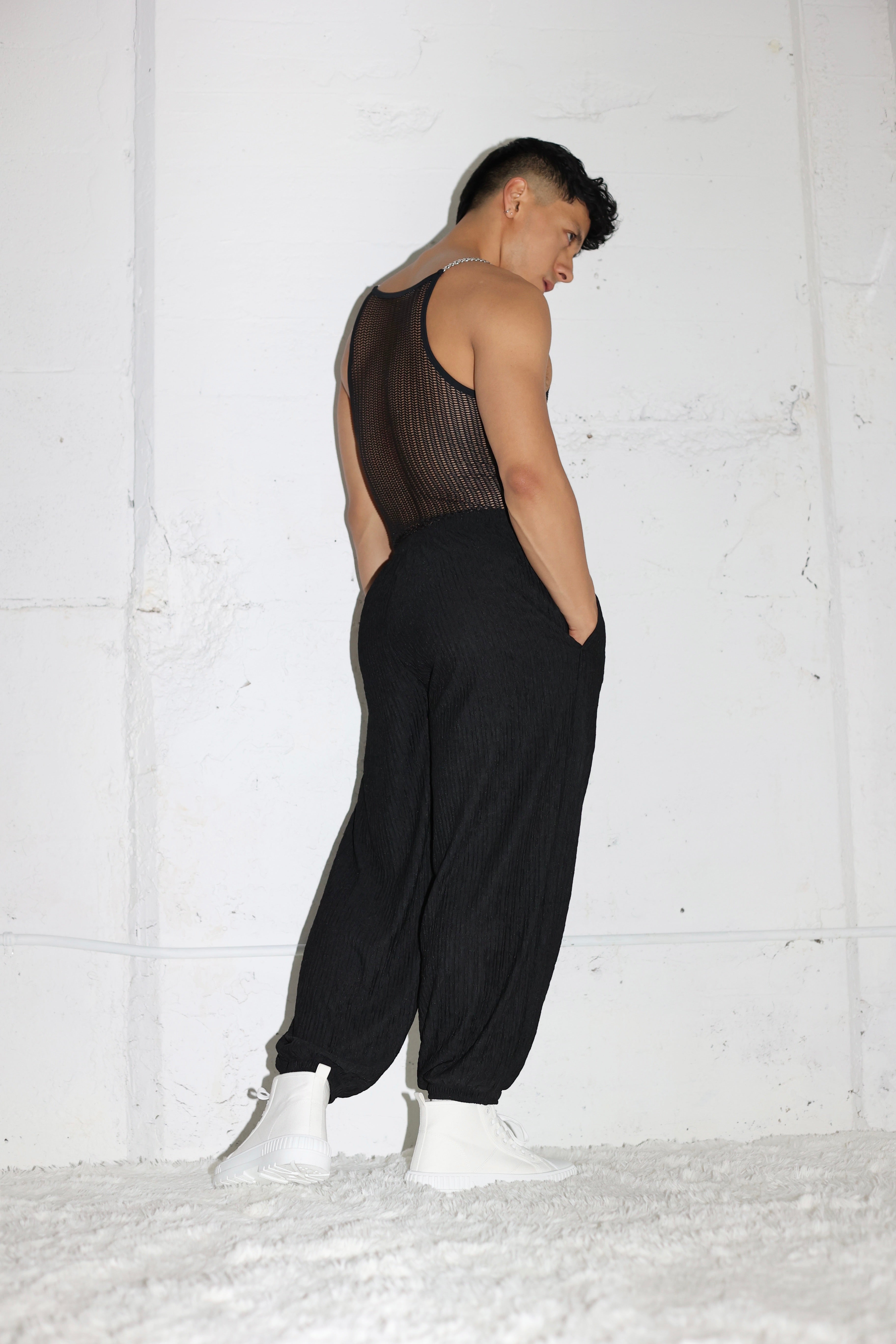 BLACK PLISSE PANTS