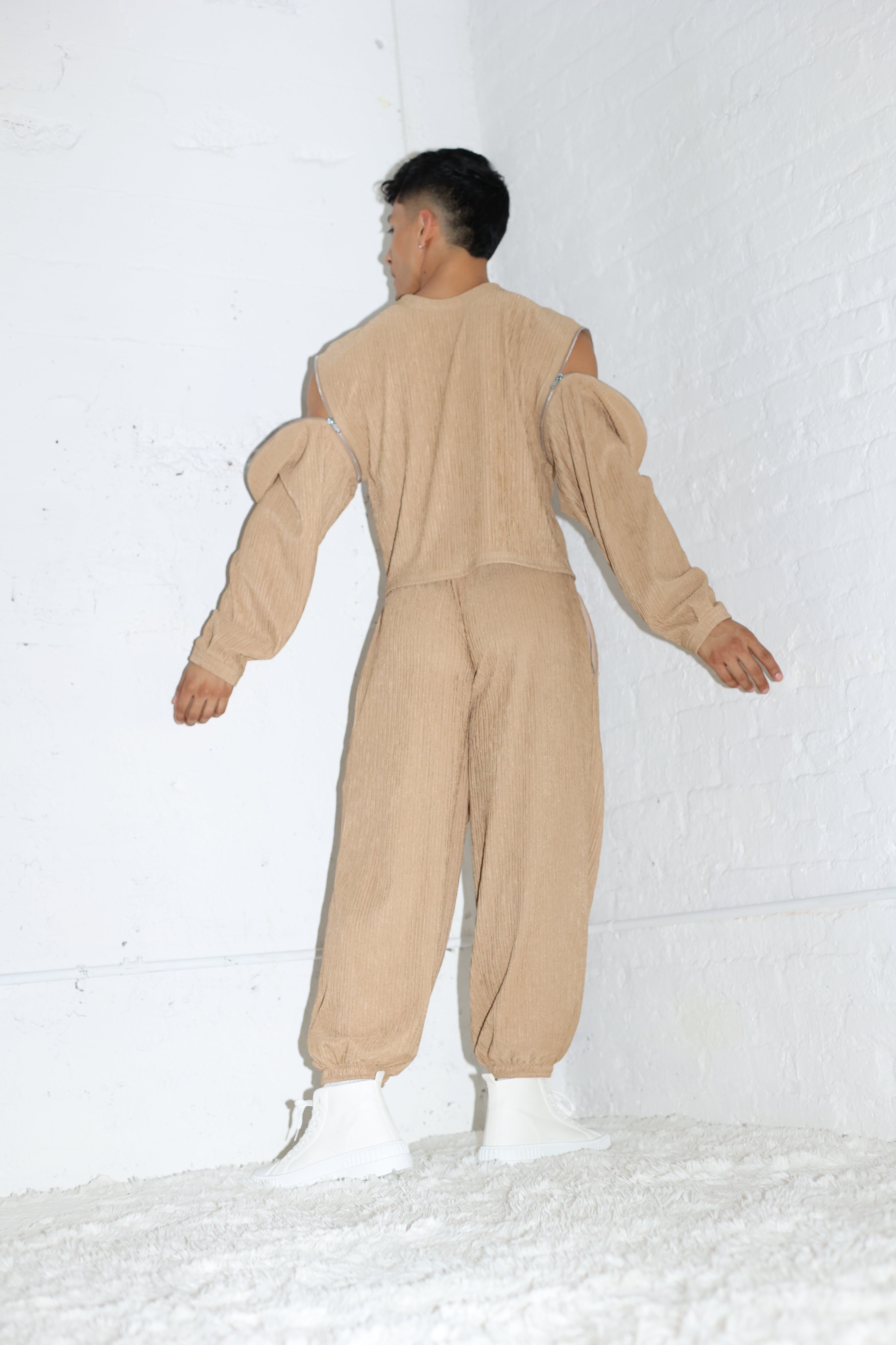 NATURAL PLISSE SWEATER