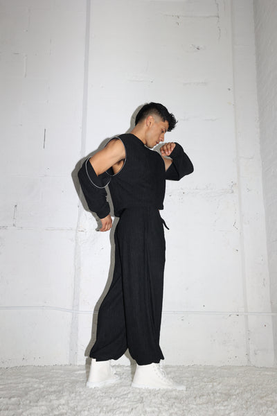 BLACK PLISSÉ PANTS