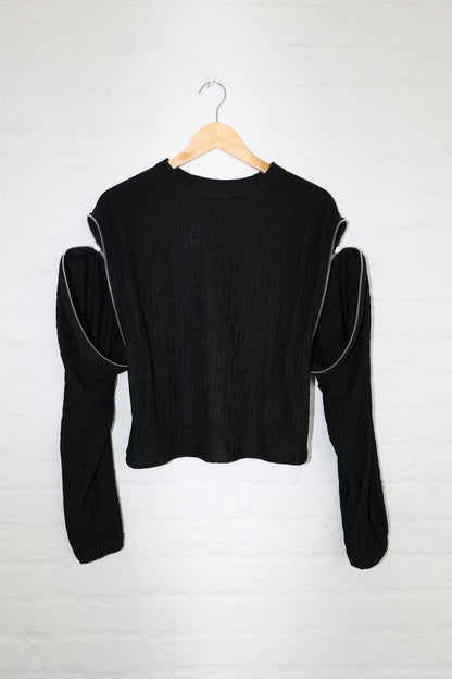 BLACK PLISSE SWEATER