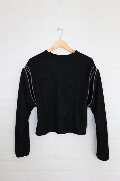 BLACK PLISSE SWEATER
