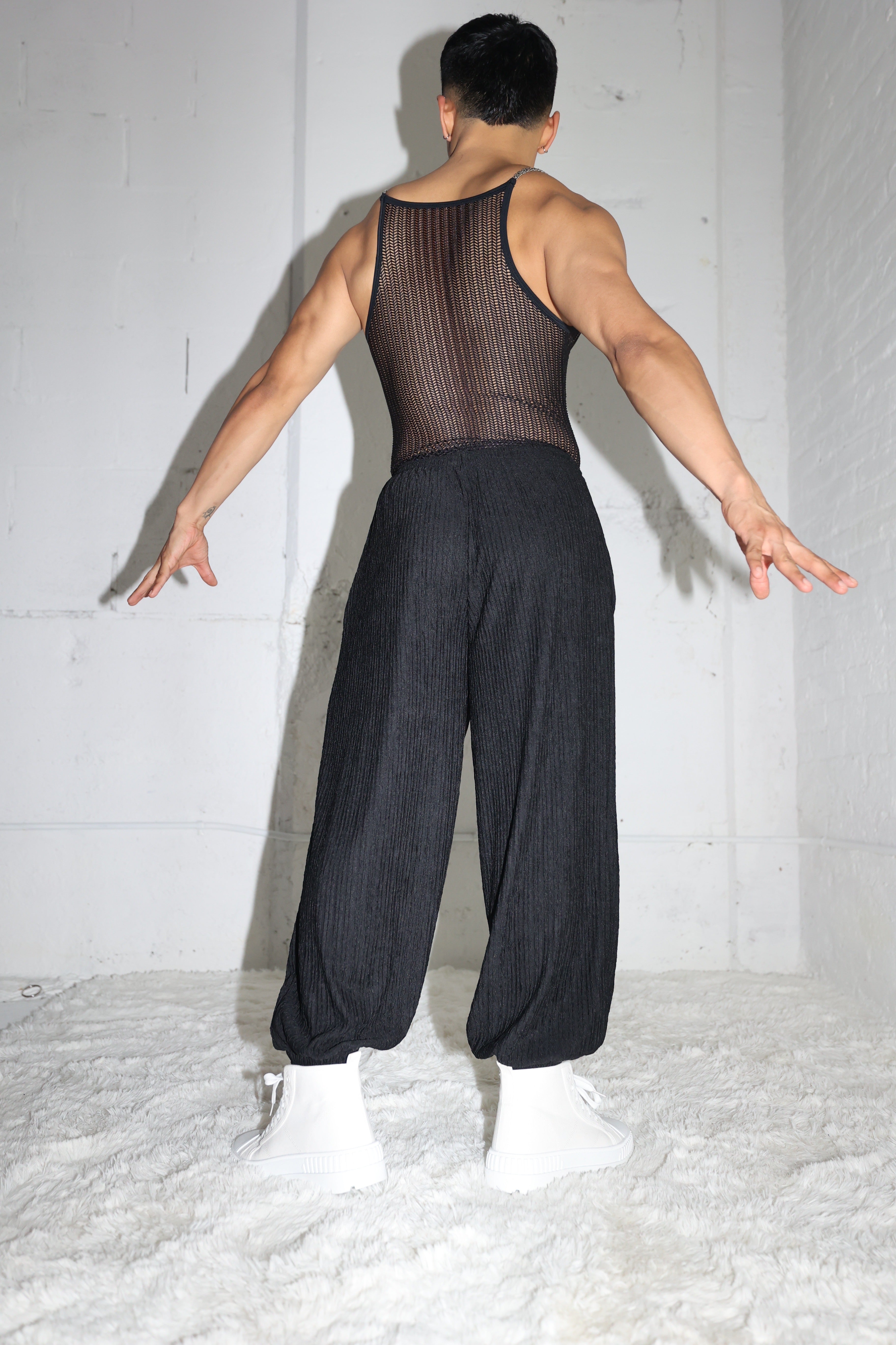 BLACK PLISSE PANTS