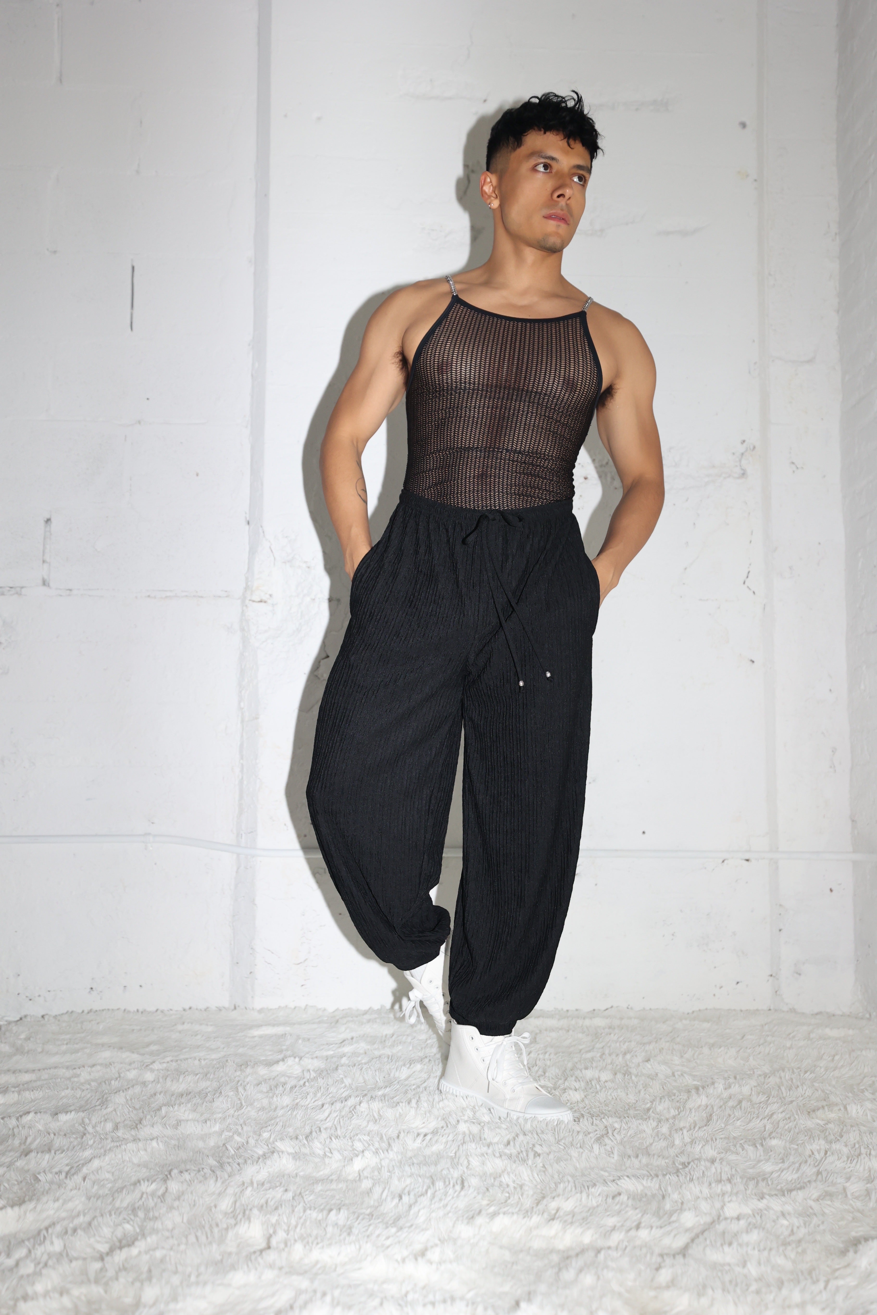 BLACK PLISSE PANTS