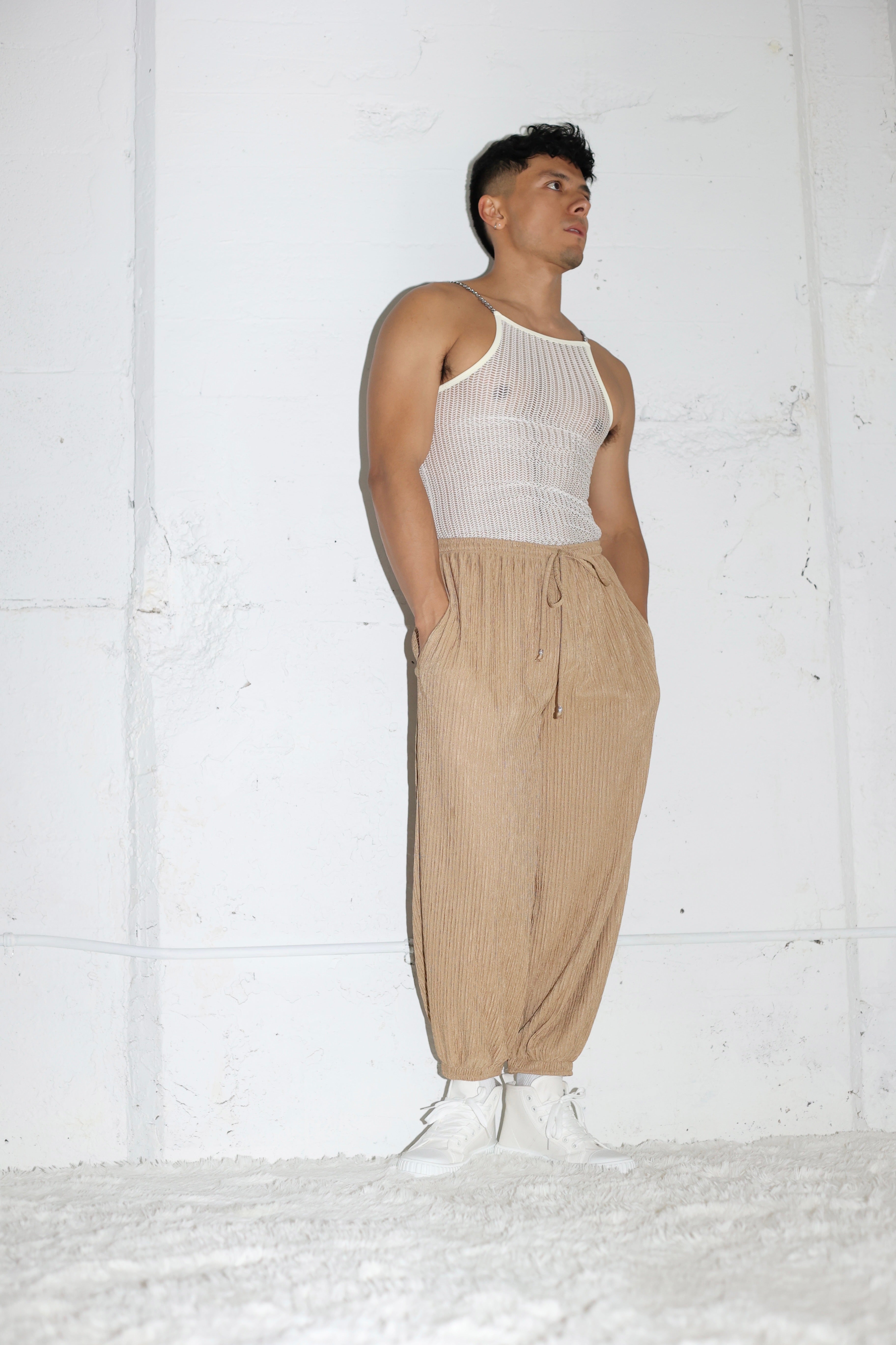 NATURAL PLISSE PANTS